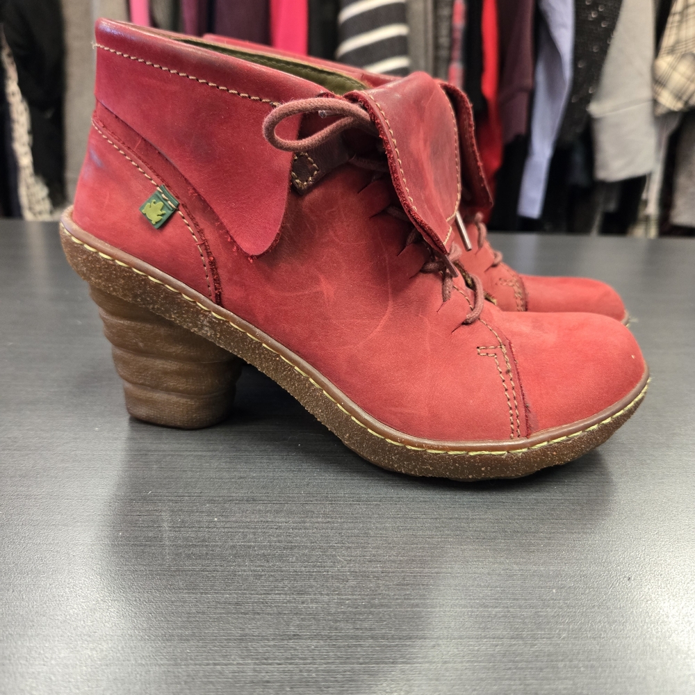 El Naturalista Red Women's Shoes